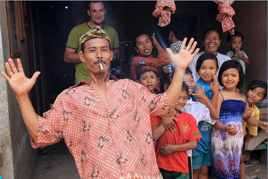 Uroczystość kremacji na Bali - z wizytą u rodziny w Mayongu