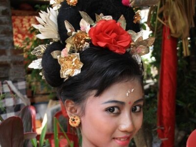 Bali: zaproszenie na uroczystość